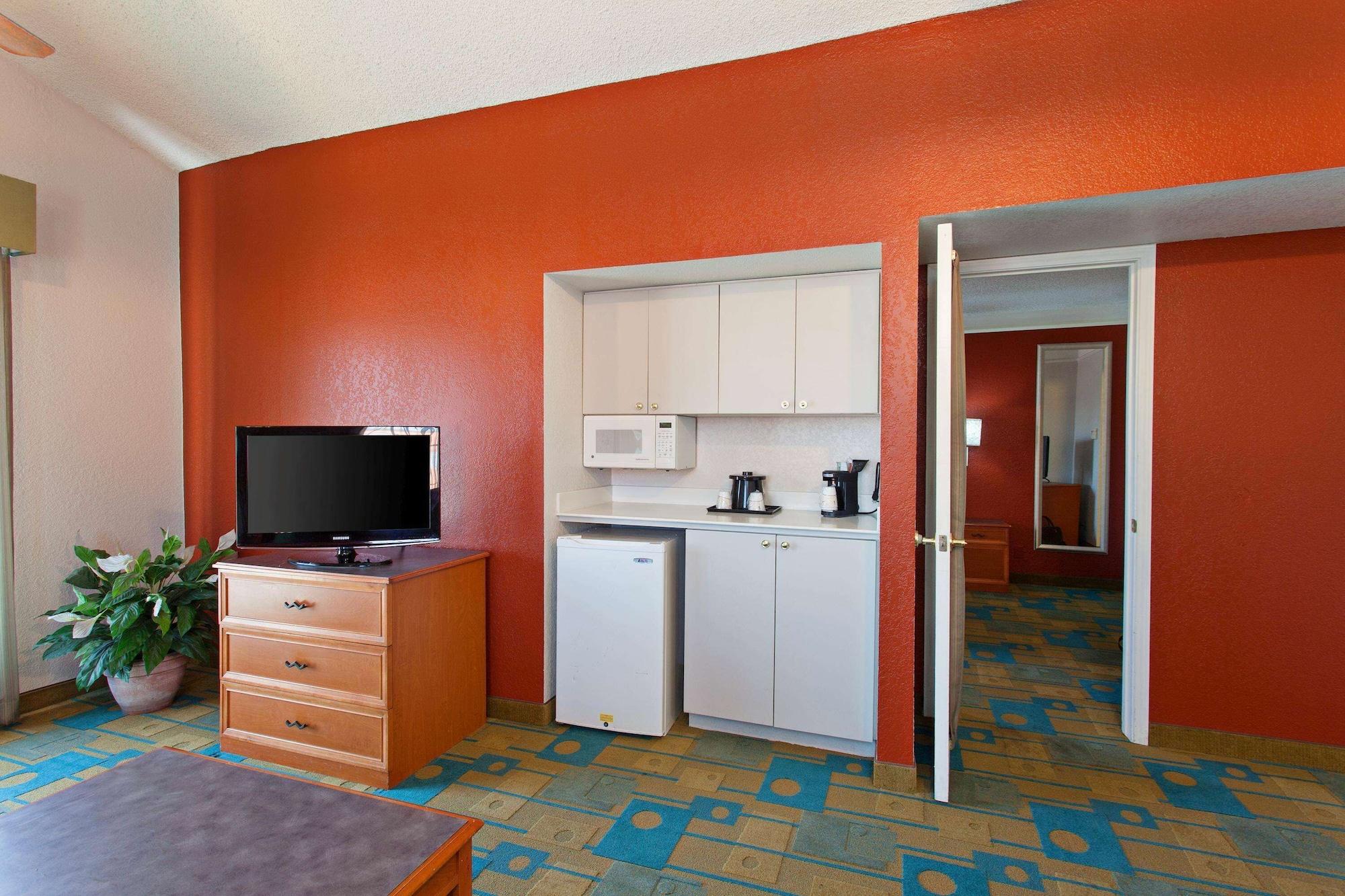 La Quinta Inn By Wyndham Costa Mesa Orange County Exterior foto